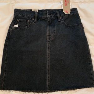 NWT Levi’s Black Denim Skirt